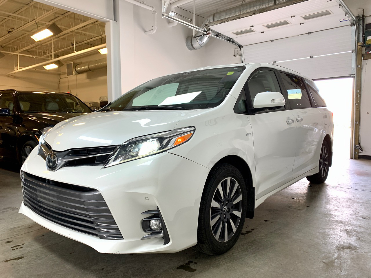 2018 Toyota Sienna XLE AWD Limited TV/DVD 1owner No Accidents ...